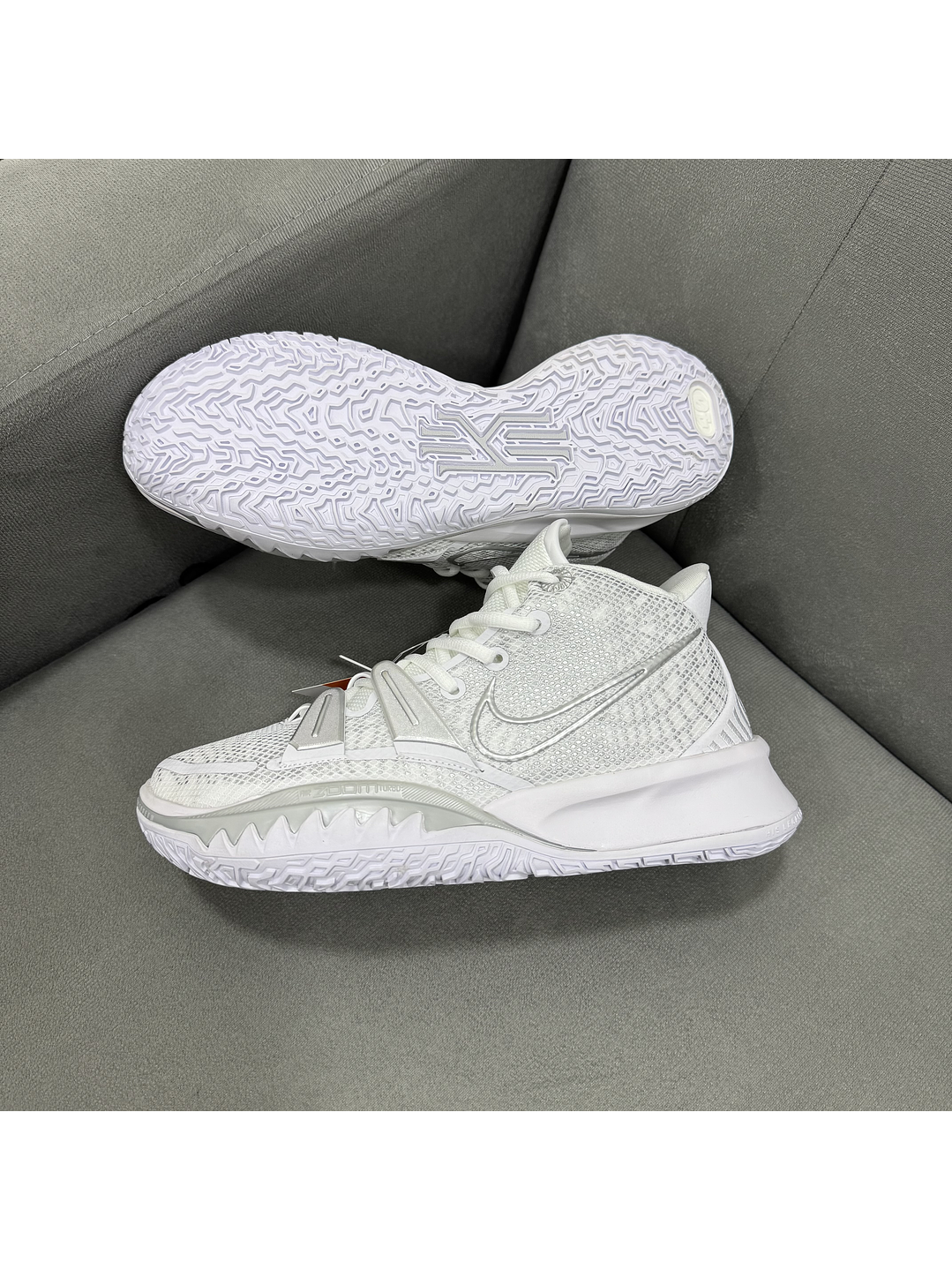 Nike Kyrie 7 Total White  3
