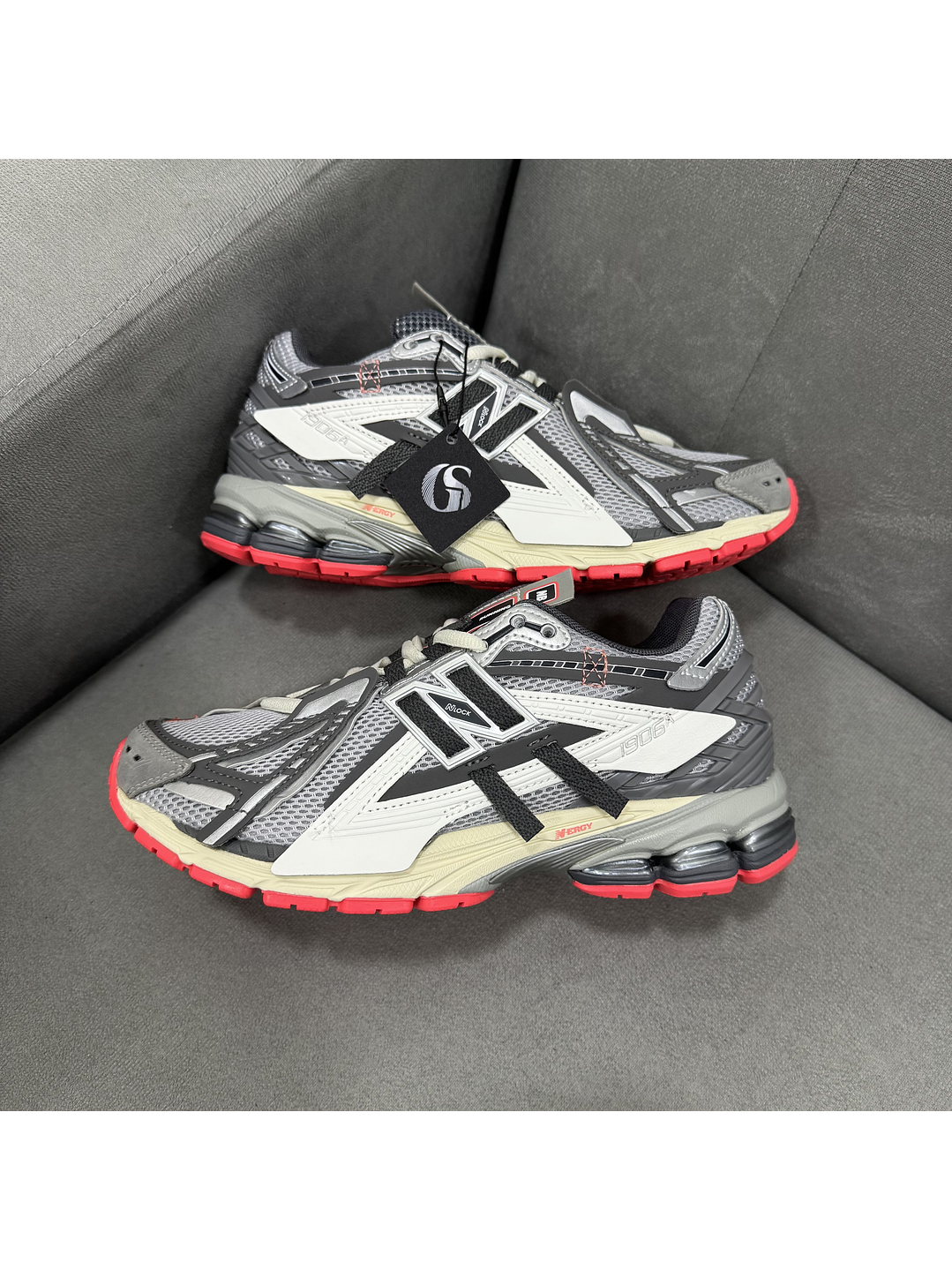 New Balance 1906r Gris Naranja  4