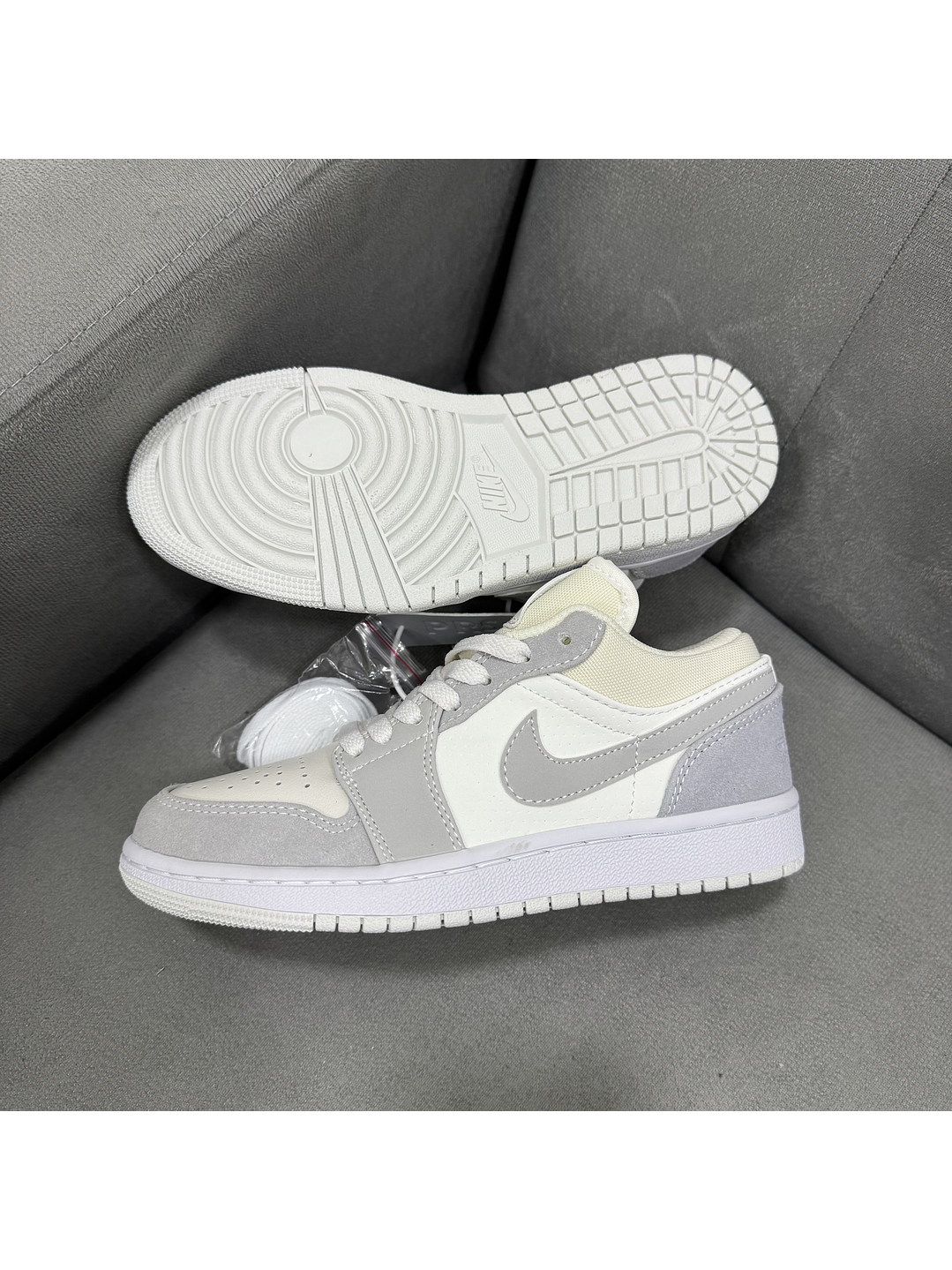 Jordan Retro 1 Low Paris  3