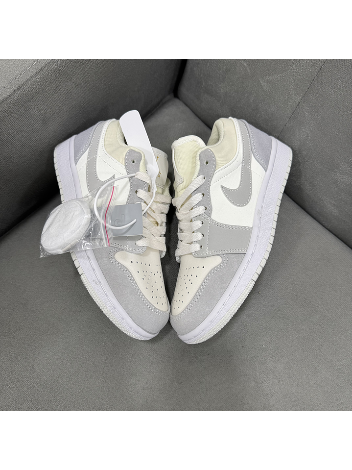 Jordan Retro 1 Low Paris  2