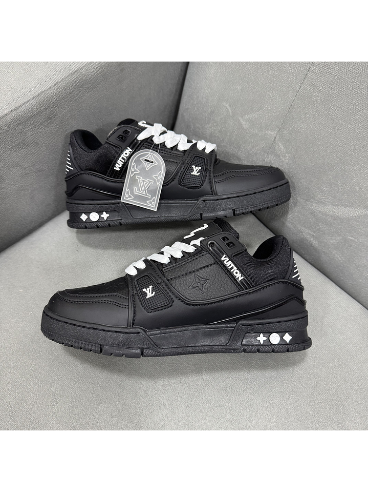 Louis Vuitton Trainer Black White 1