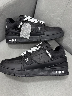 Louis Vuitton Trainer Black White