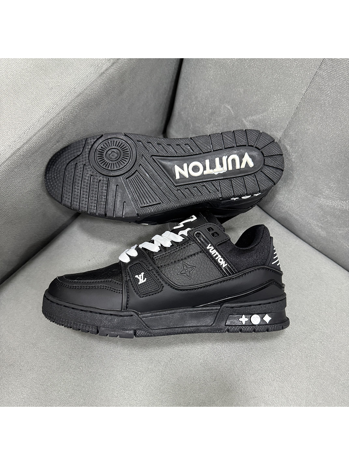 Louis Vuitton Trainer Black White 4
