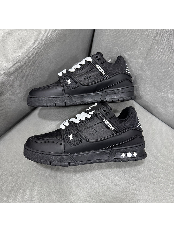 Louis Vuitton Trainer Black White 3