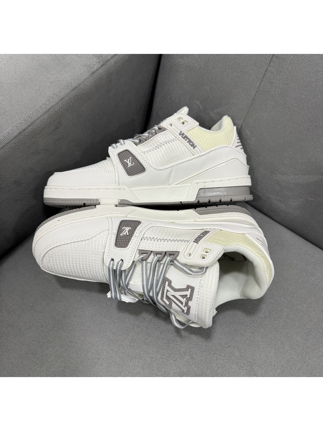 Louis Vuitton Trainer Beige  3