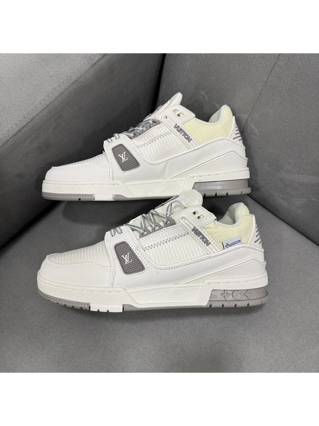 Louis Vuitton Trainer Beige  1