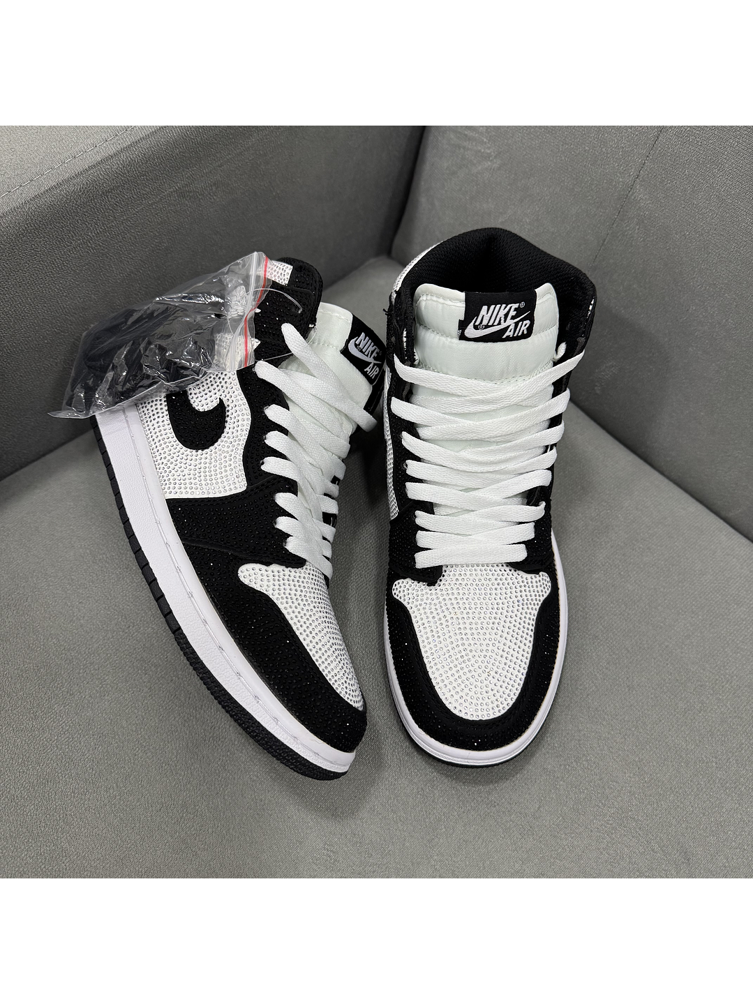 Jordan Retro 1 Panda Swarovski 3