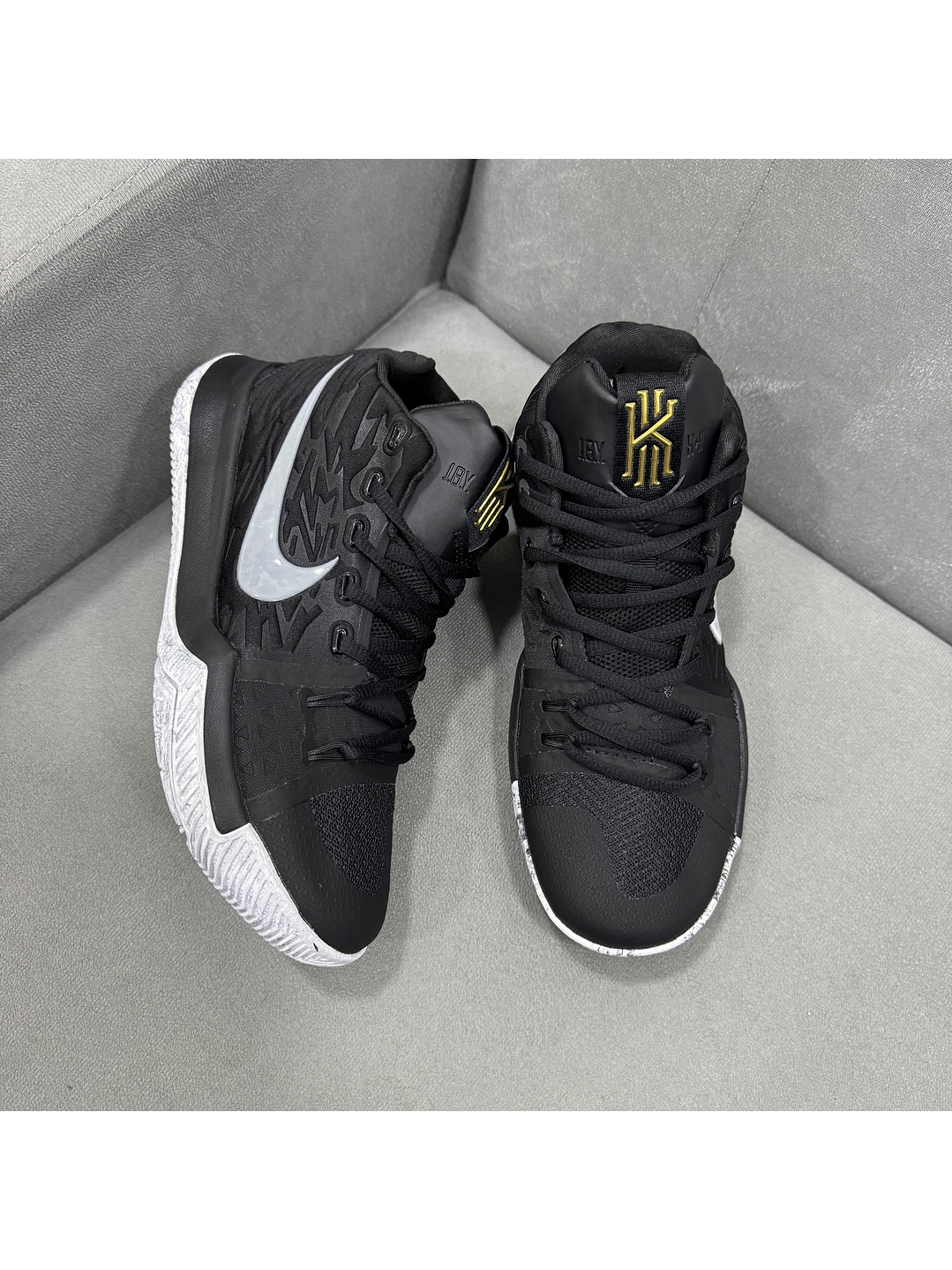 Nike Kyrie 3 BHM  3