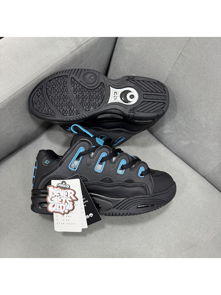 Osiris D3 2001 Black Blue 4
