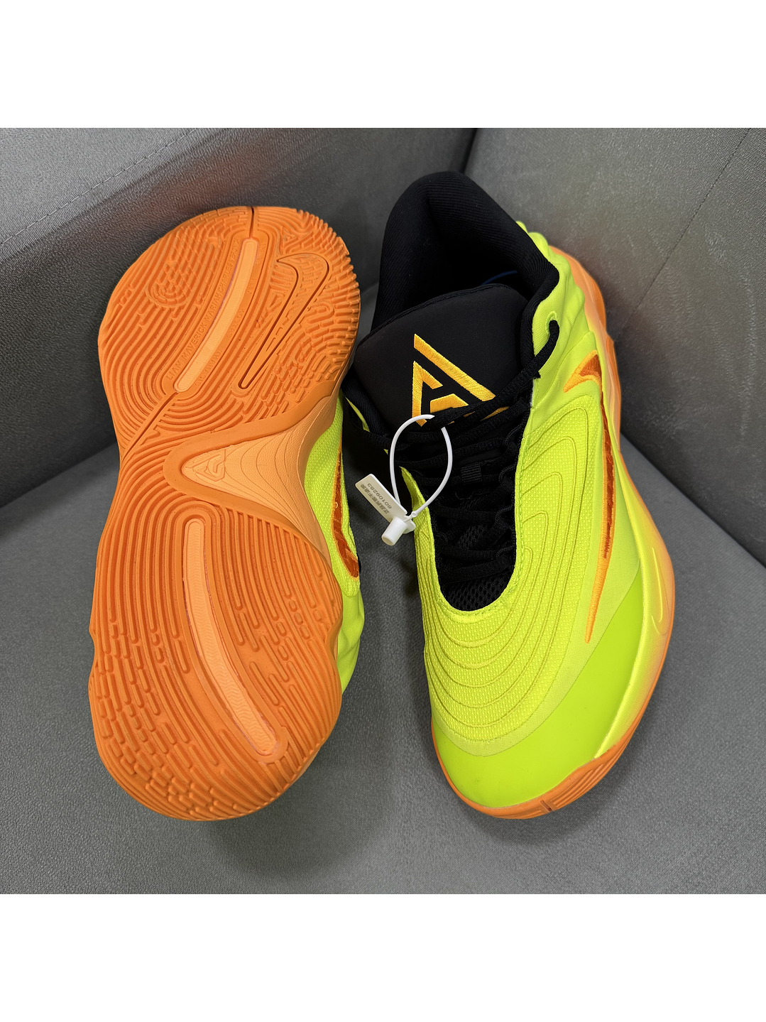 Nike Giannis 4 Mandarín  3