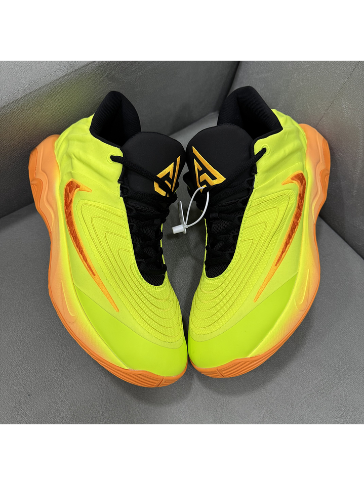 Nike Giannis 4 Mandarín  1