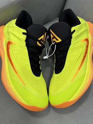 Nike Giannis 4 Mandarín 