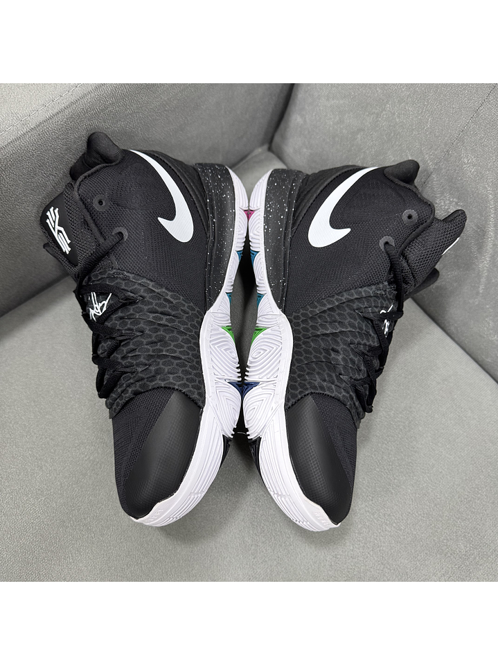 Nike Kyrie 5 Magic  4