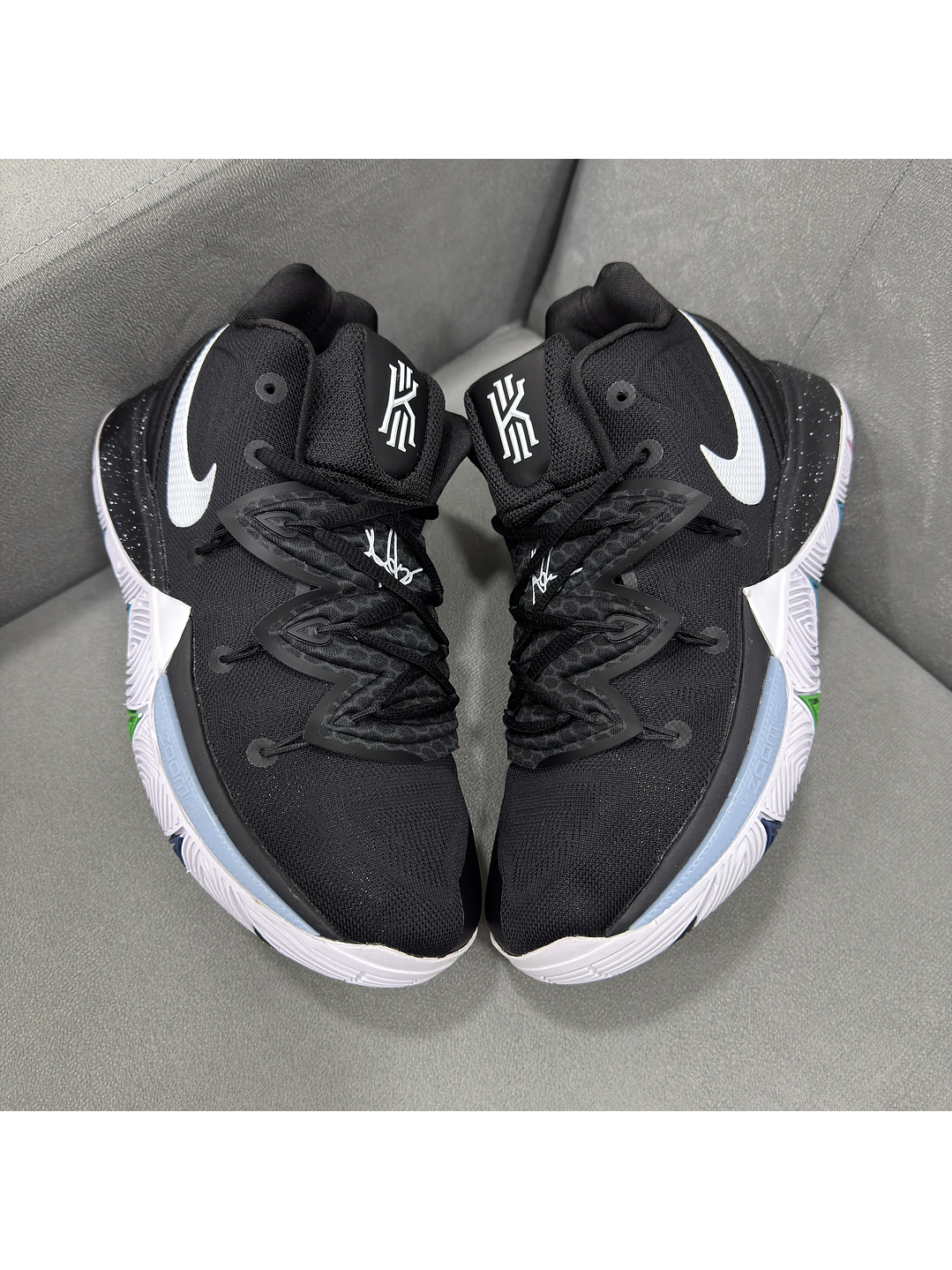 Nike Kyrie 5 Magic  3