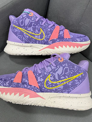 Nike Kyrie Irving 7 Daughters 