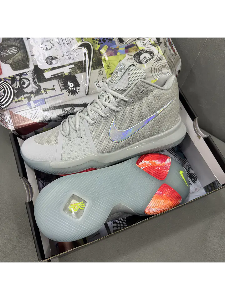 Nike Kyrie Irving 3 Gris  3