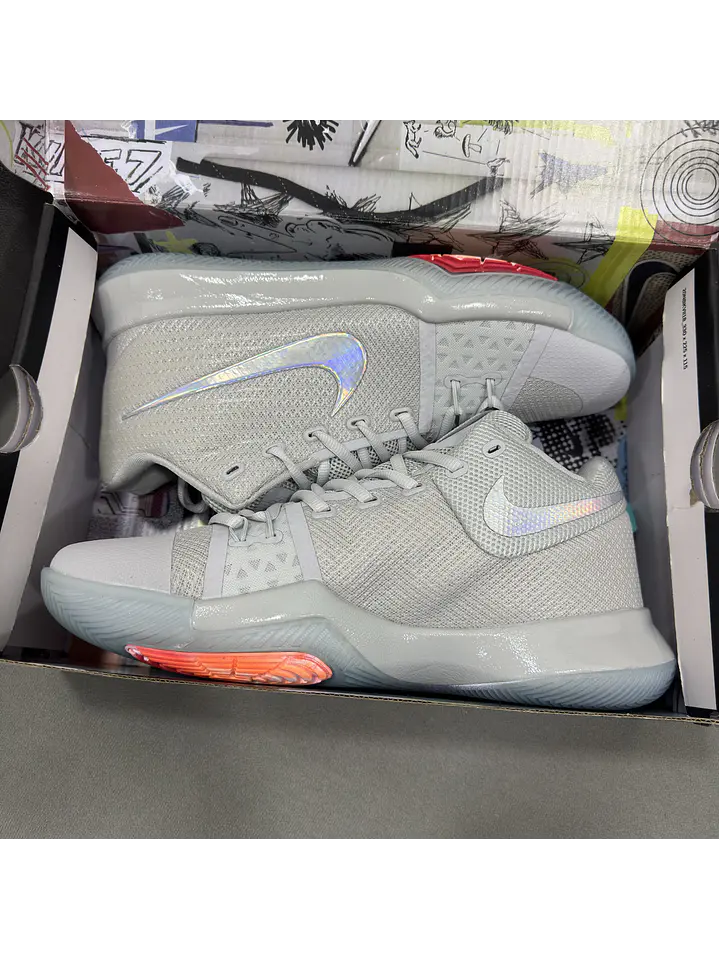 Nike Kyrie Irving 3 Gris  1