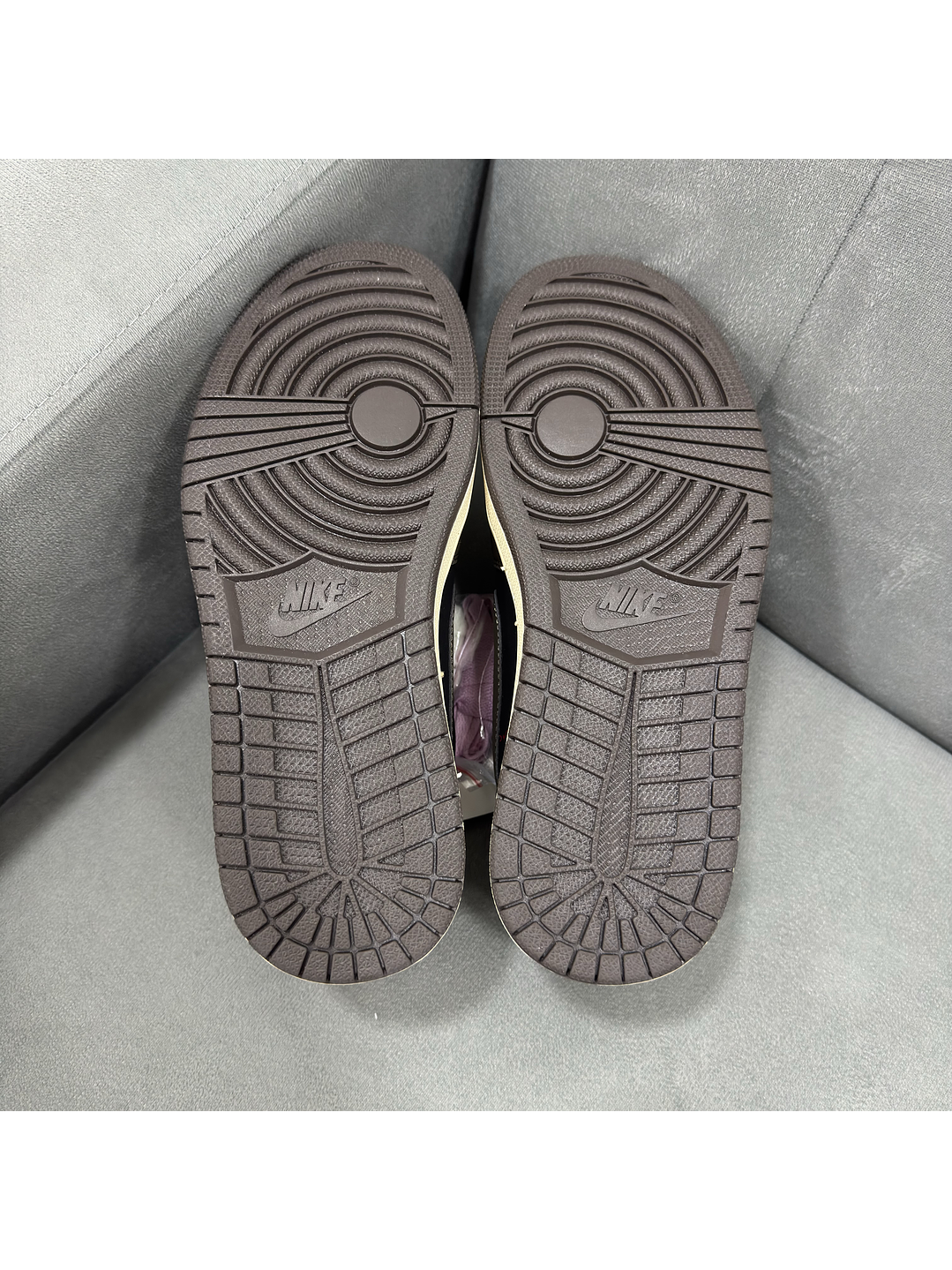 Jordan Retro 1 Low Travis  3