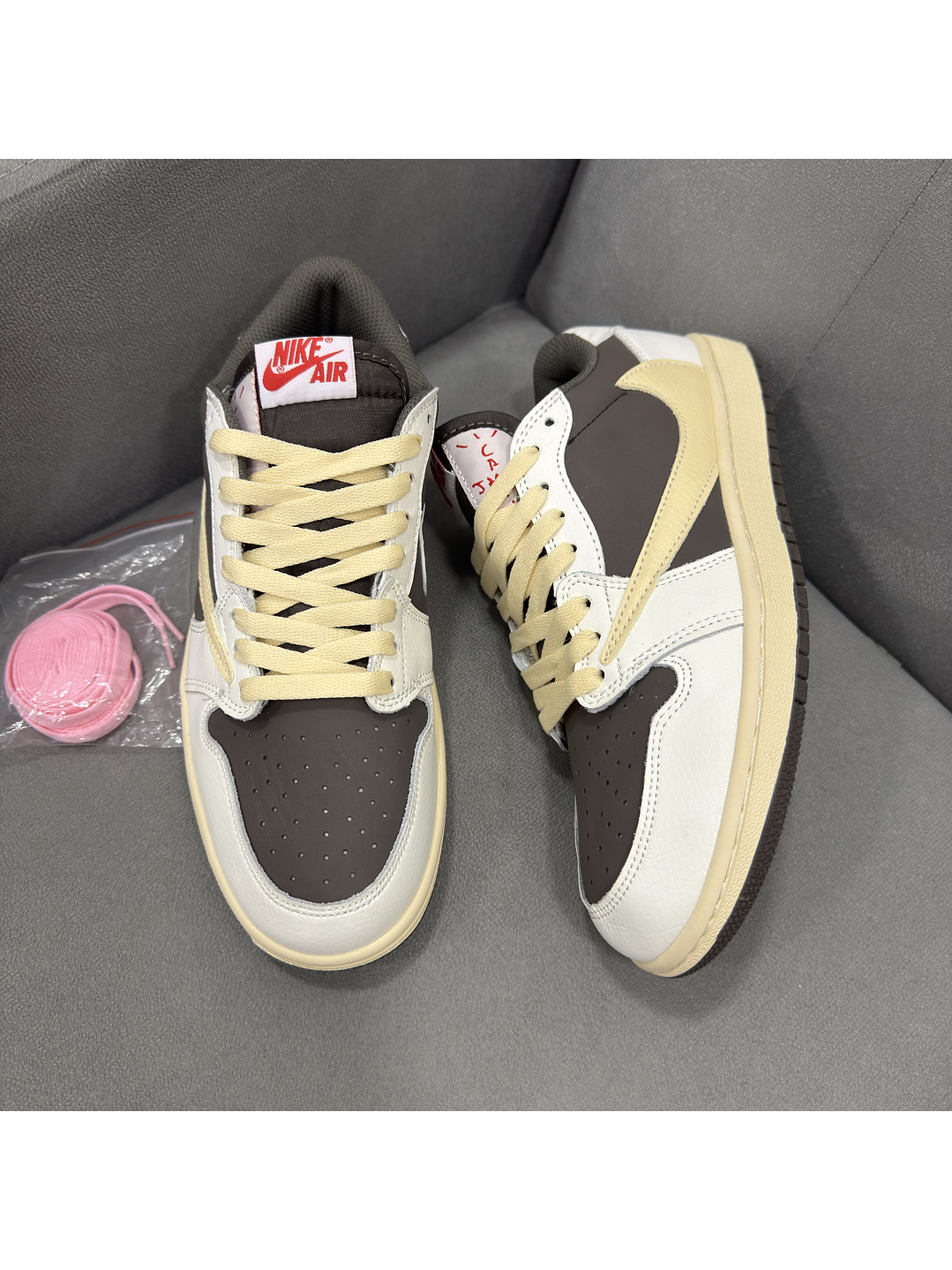 Jordan 1 Low Travis Scott Beige  3