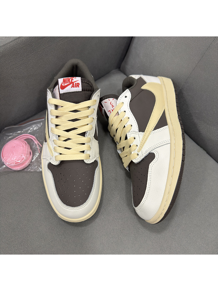 Jordan 1 Low Travis Scott Beige  3