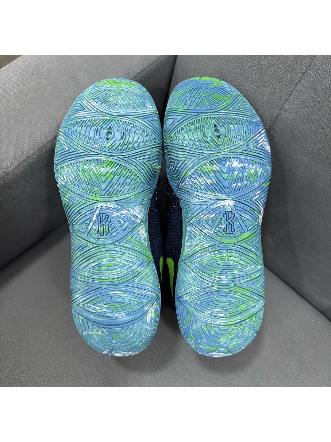 Nike Kyrie Irving 5 UFO  3