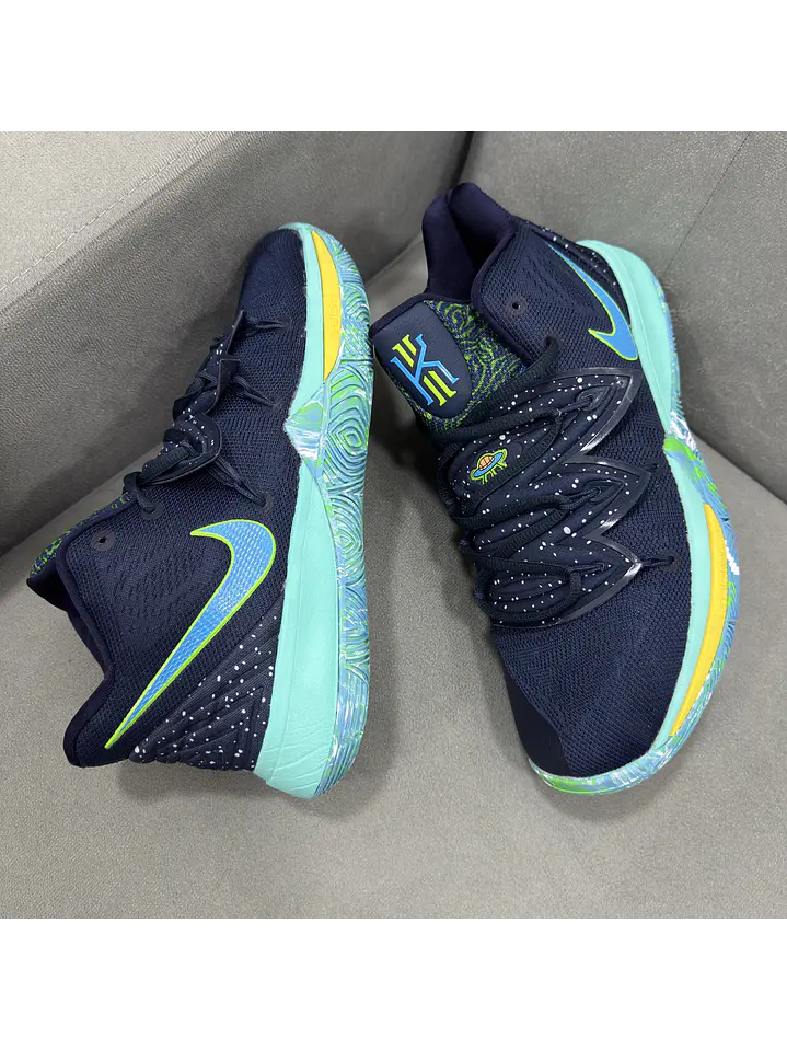 Nike Kyrie Irving 5 UFO  4