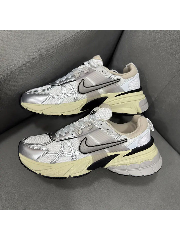 Nike V2K Run  3