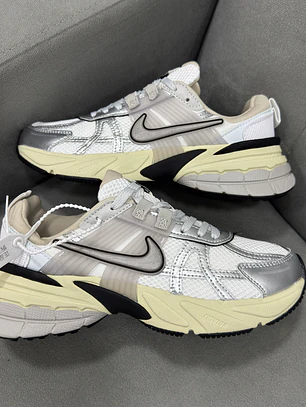 Nike V2K Run 