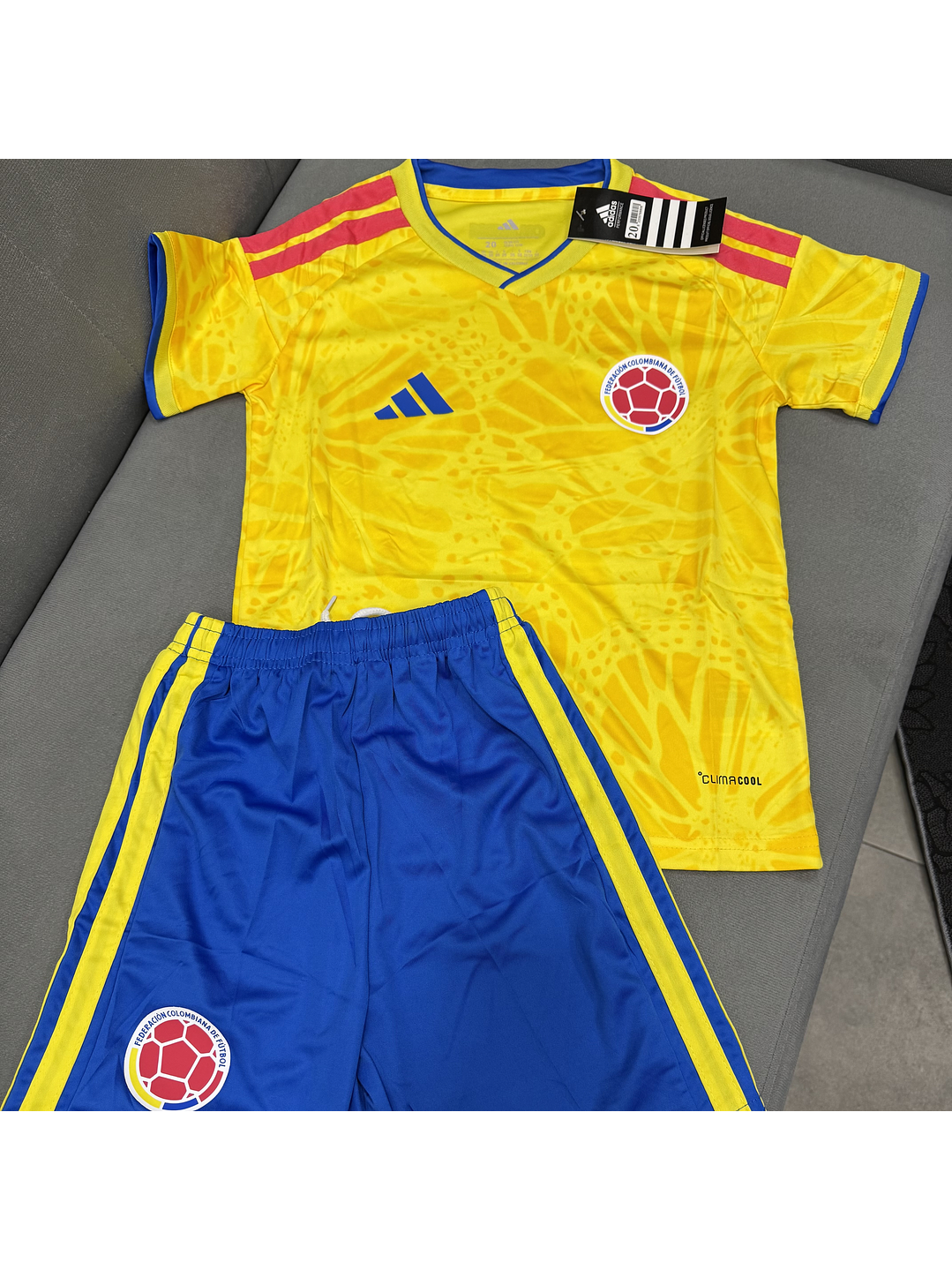 Conjunto Importado 1.1 Amarillo Niño 1