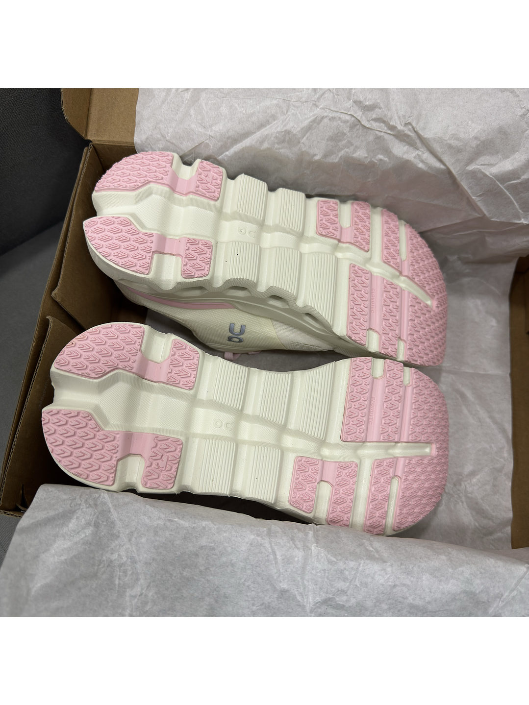 On Cloudrunner 2 Beige Pink  3