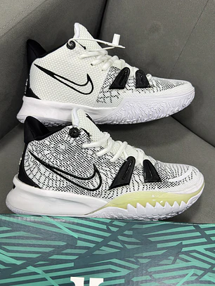 Nike Kyrie Irving 7 Brooklyn Beats 