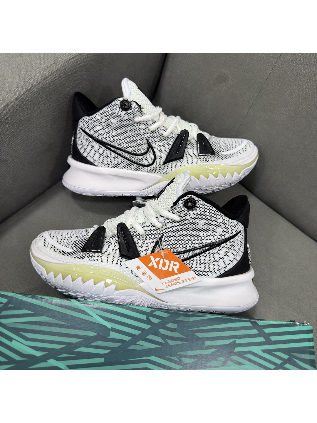 Nike Kyrie Irving 7 Brooklyn Beats  4