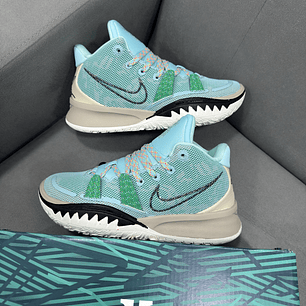 Nike Kyrie Irving 7 Copa 