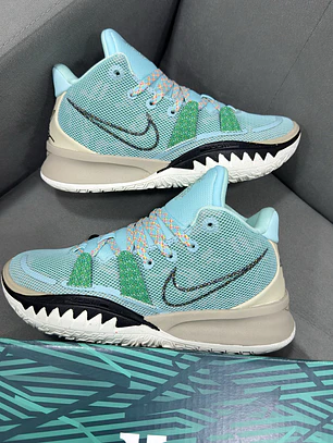 Nike Kyrie Irving 7 Copa 