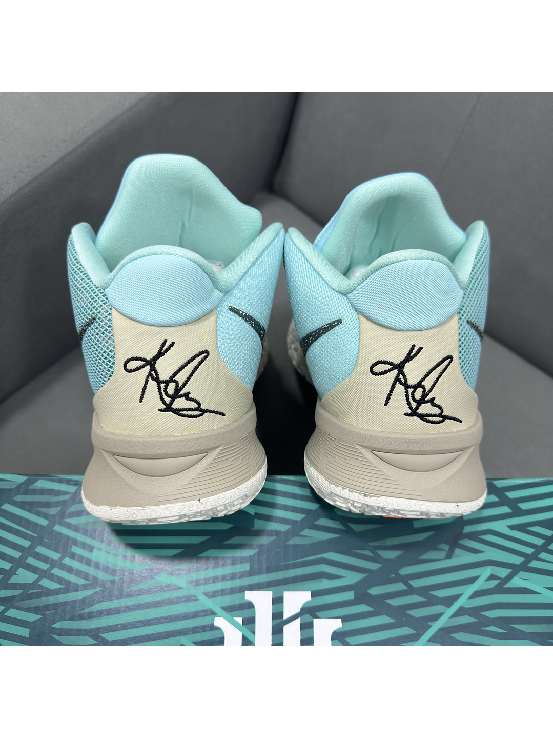 Nike Kyrie Irving 7 Copa  3