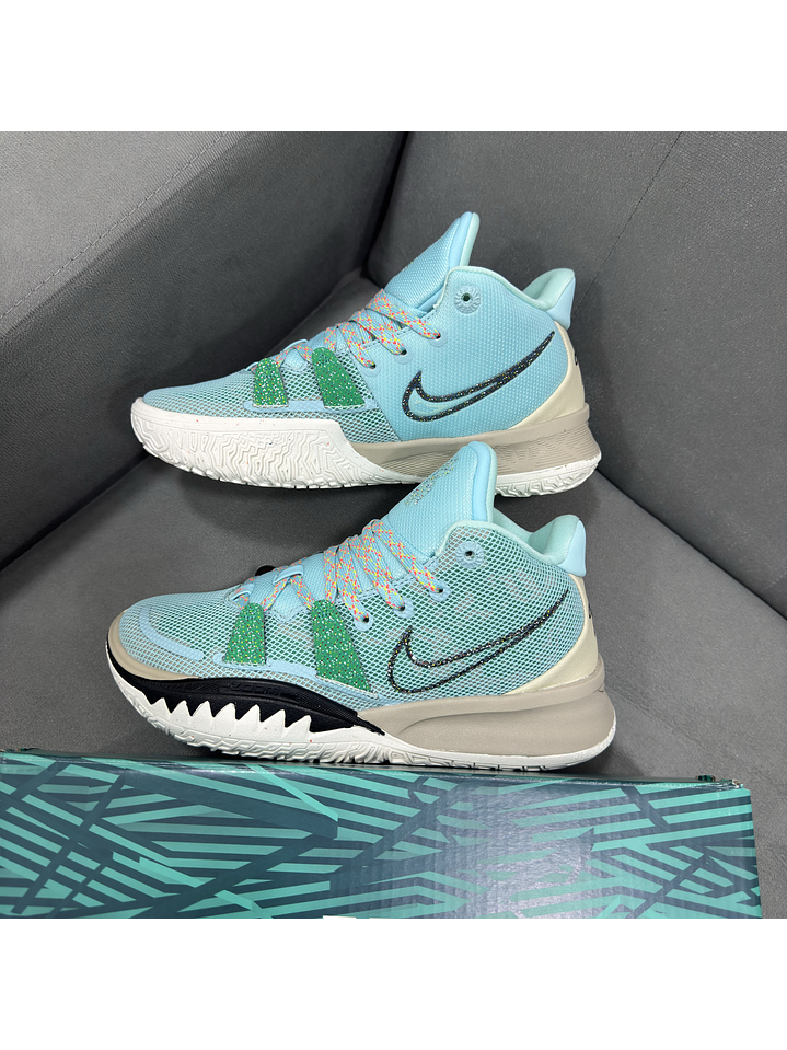 Nike Kyrie Irving 7 Copa  2