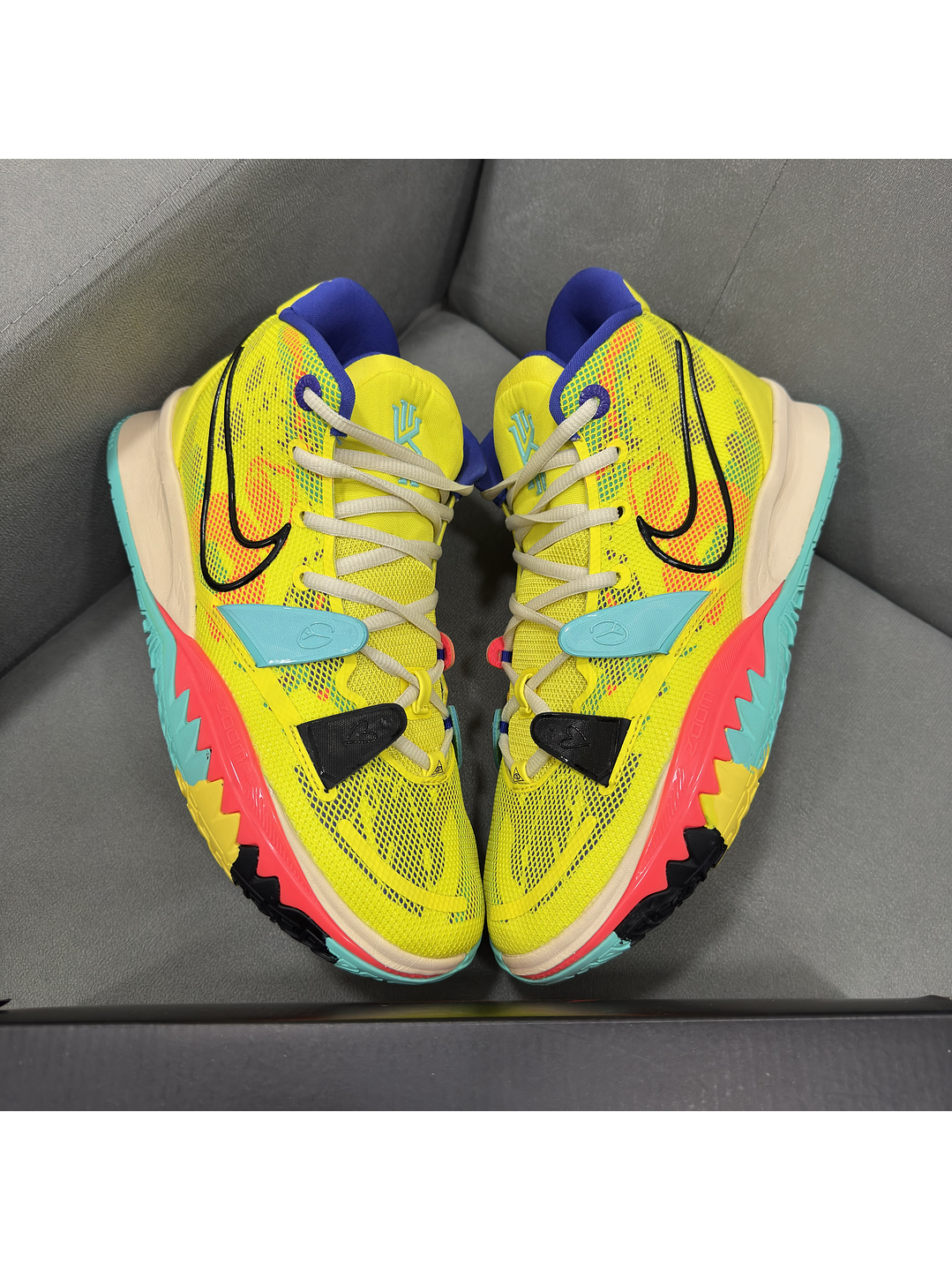 Nike Kyrie Irving 7 1 World 1 People  3