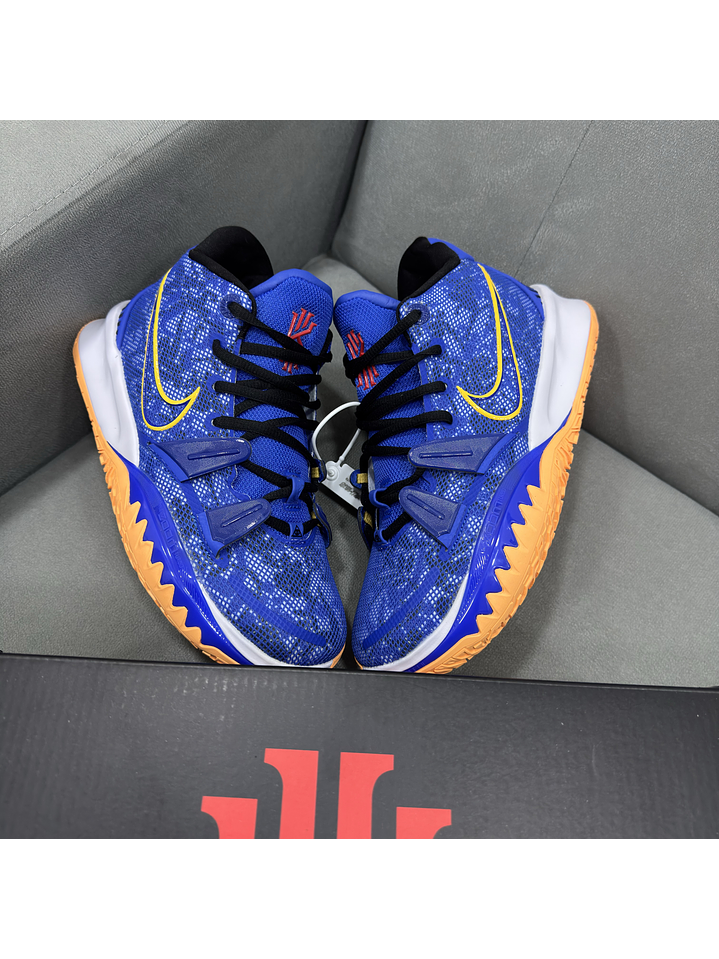 Nike Kyrie Irving 7 Sisterhood 3