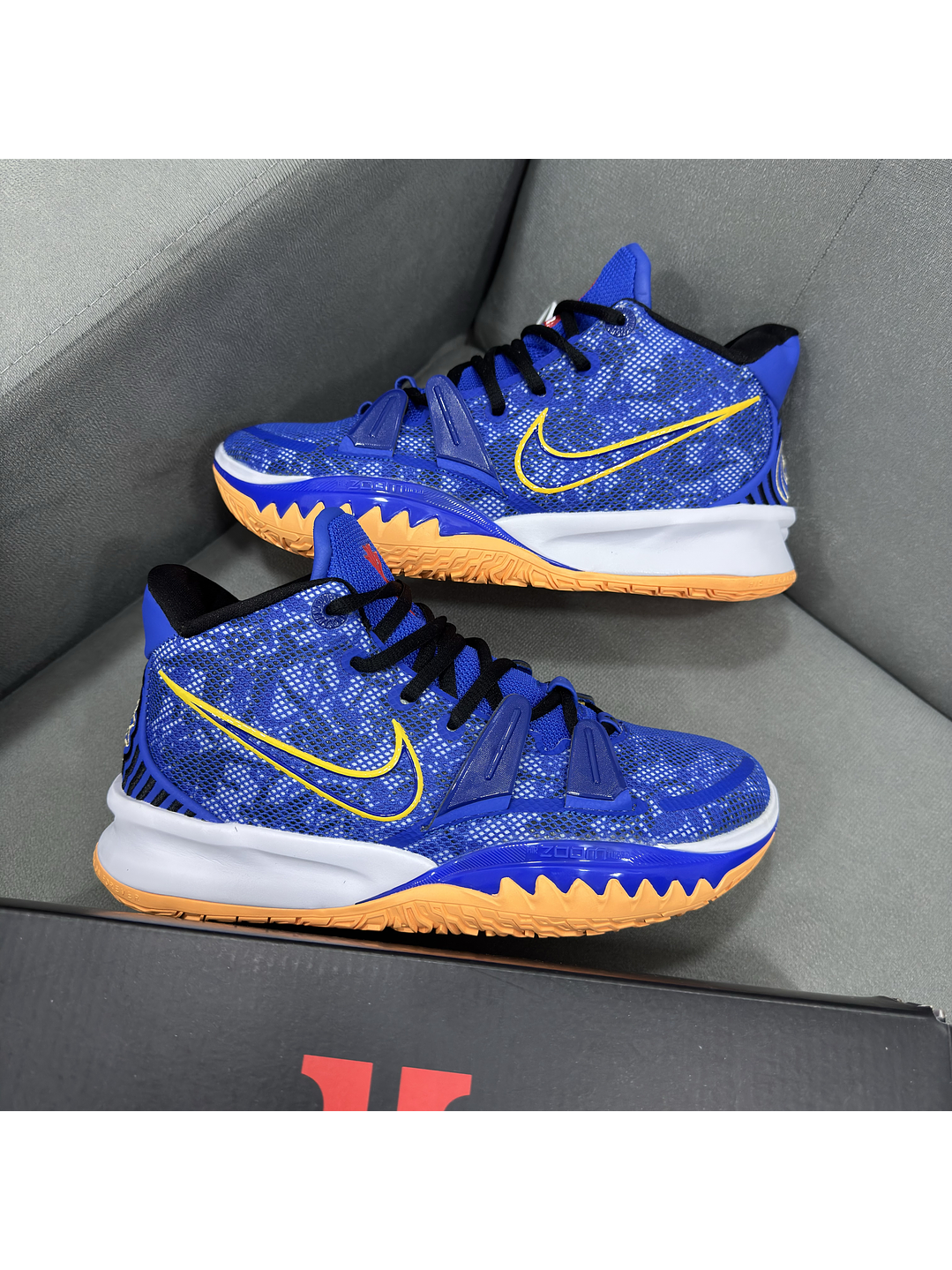 Nike Kyrie Irving 7 Sisterhood 1