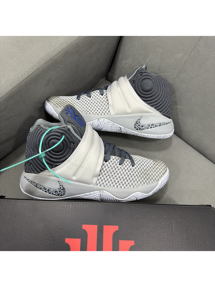 Nike Kyrie Irving 2 Gris  2