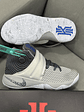 Nike Kyrie Irving 2 Gris  - Miniatura 3
