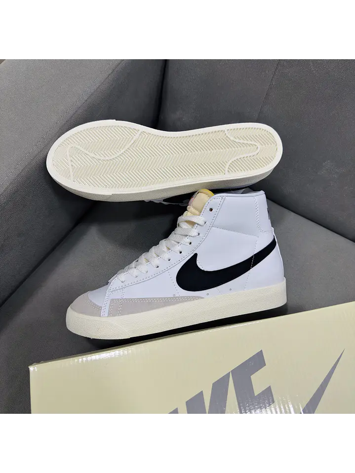 Nike Blazer High Classic White  2
