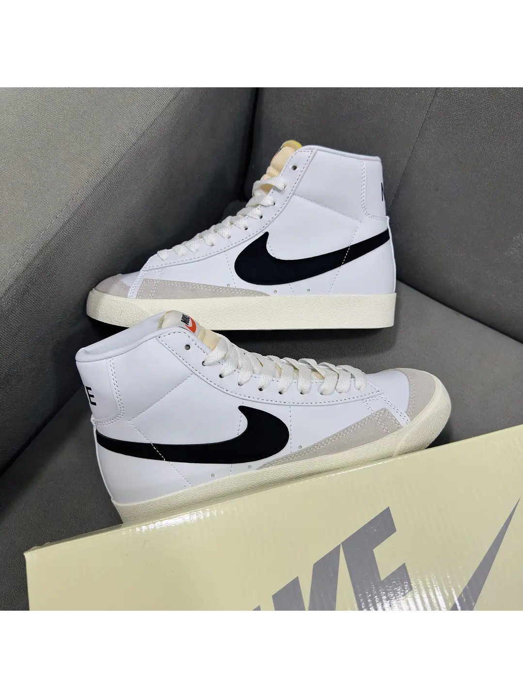 Nike Blazer High Classic White  3