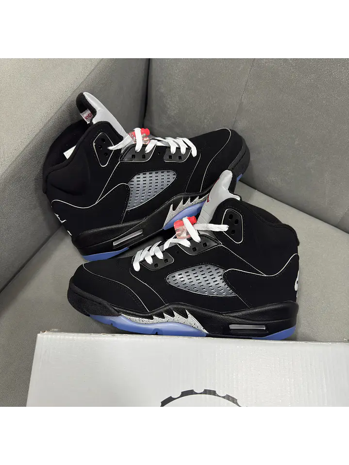 Jordan Retro 5 Black Metallic  1