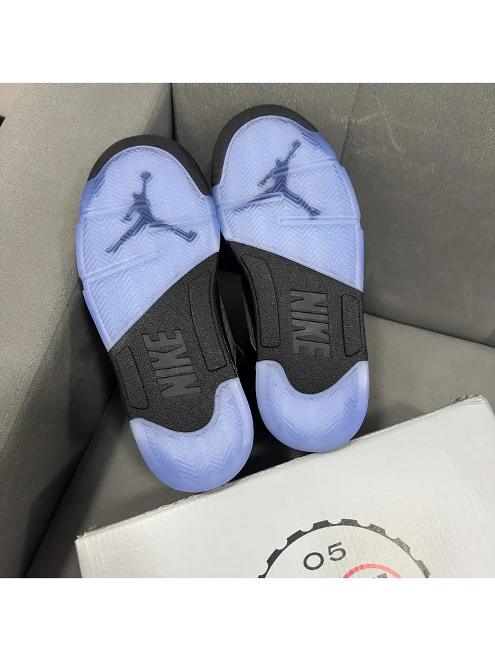 Jordan Retro 5 Black Metallic  3