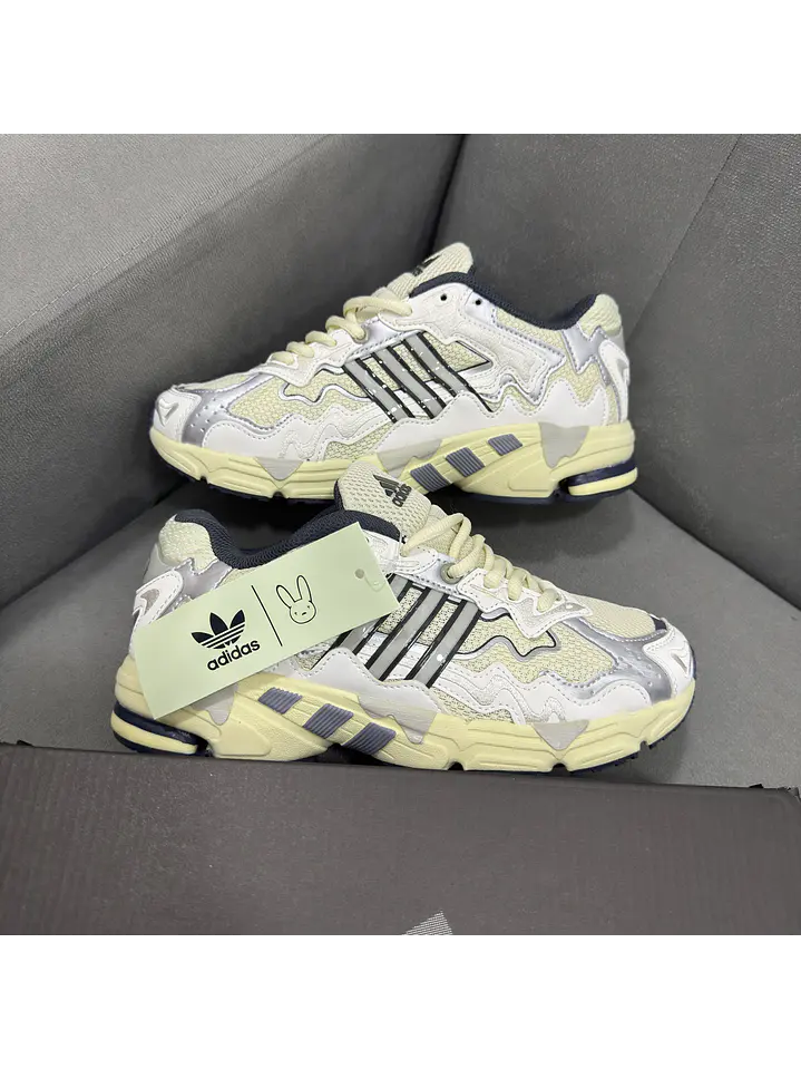 Adidas Response Cl Bad Bunny  3