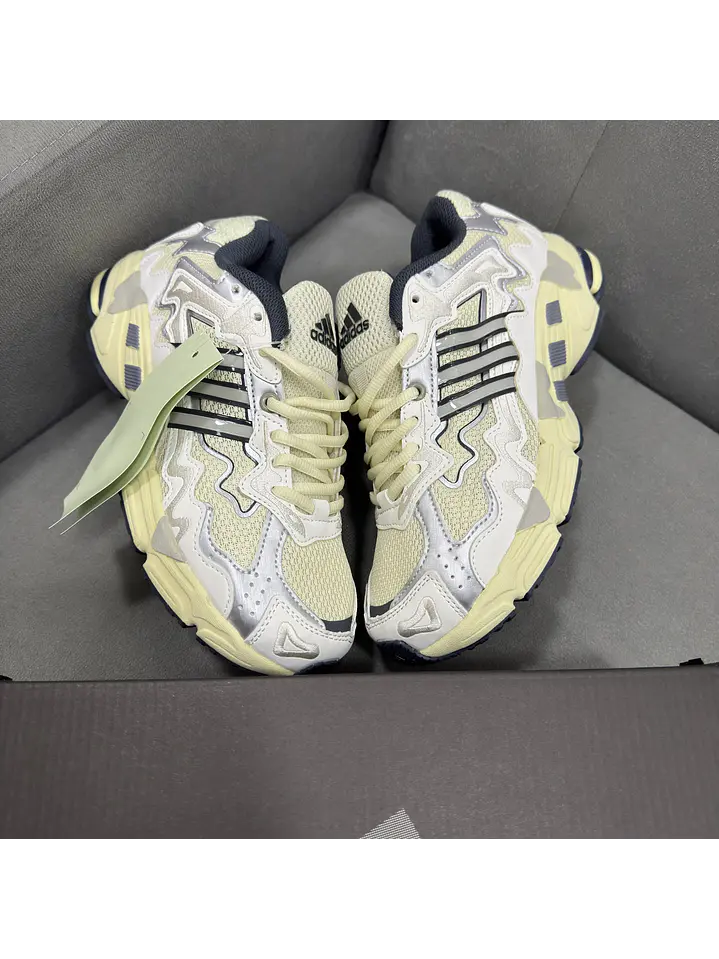 Adidas Response Cl Bad Bunny  1