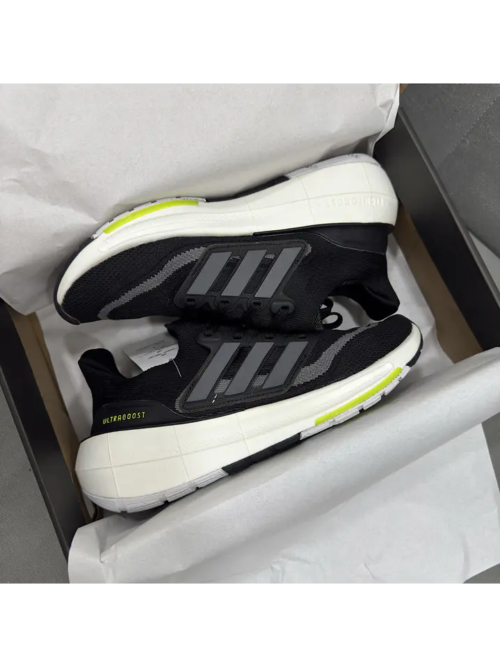 Adidas Ultraboost Light 1