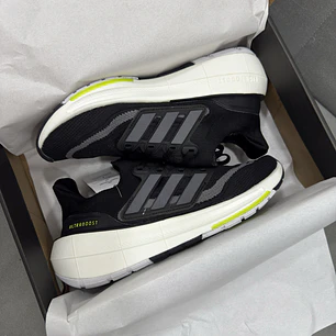 Adidas Ultraboost Light