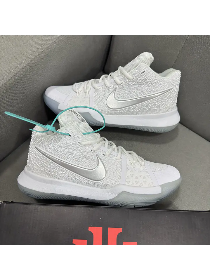 Nike Kyrie Irving 3 White 1